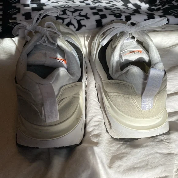 Men’s Nike Shoes - Picture 5 of 7